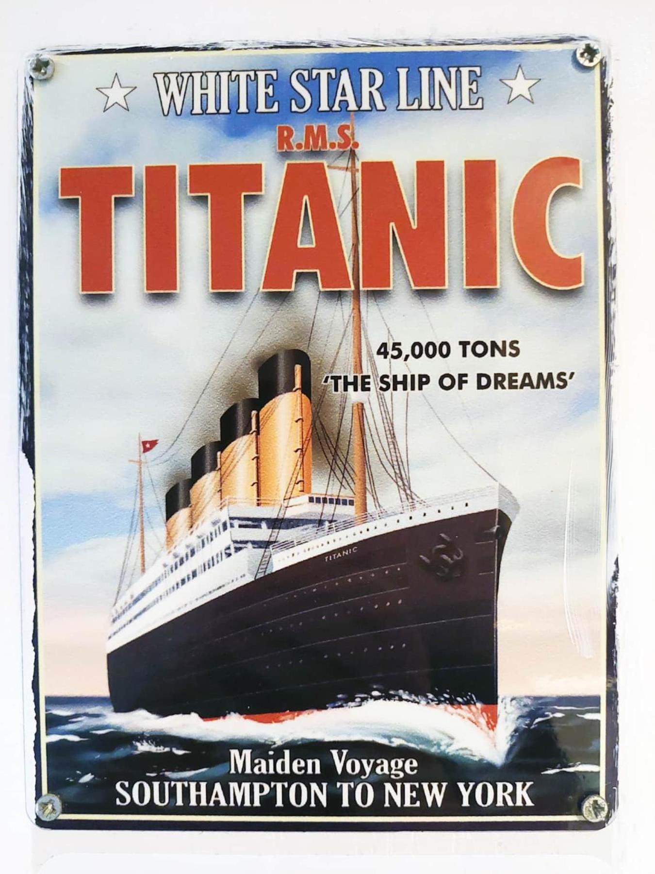 Botel Titanic Boat