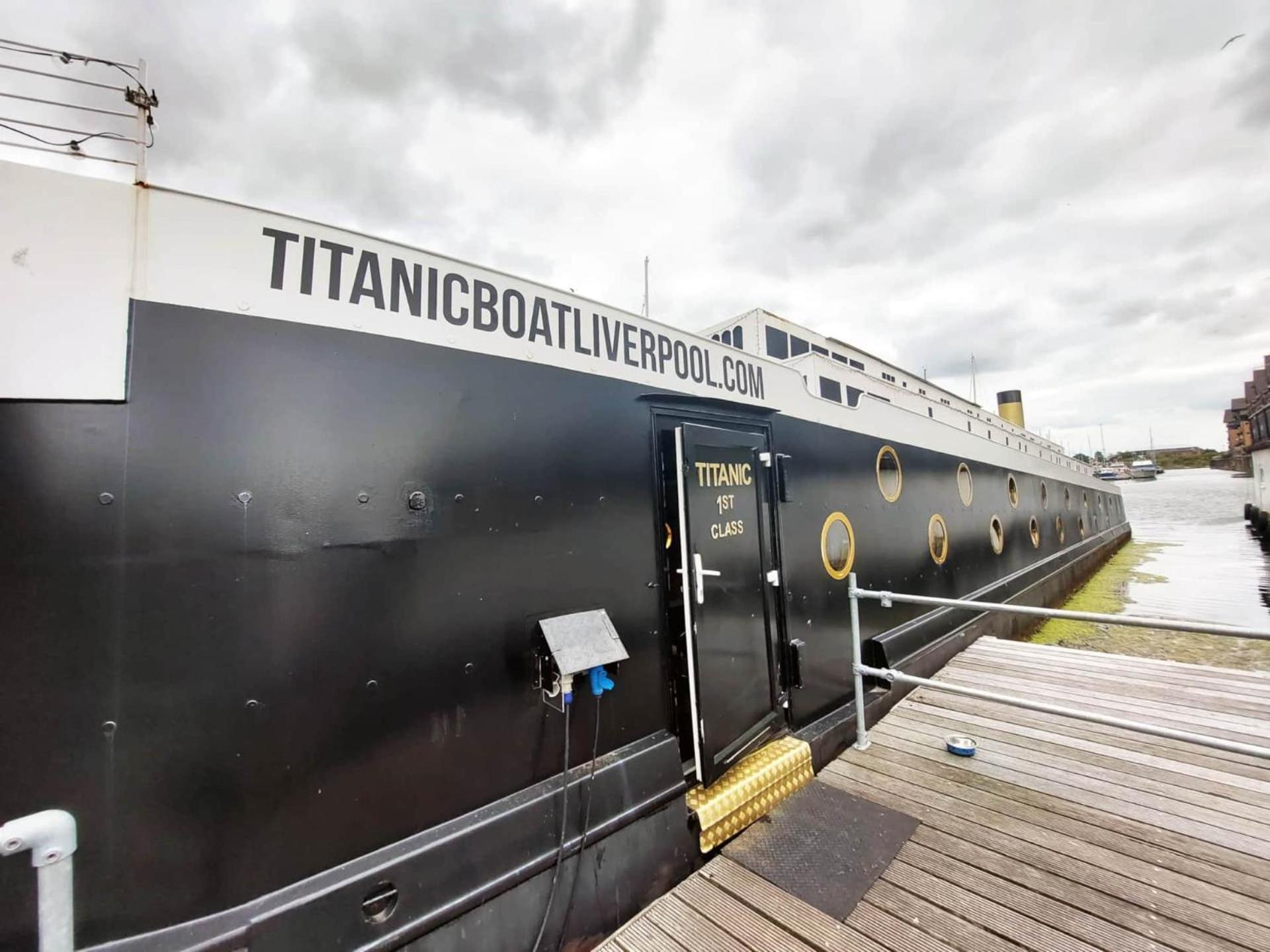 Botel Titanic Boat 5*