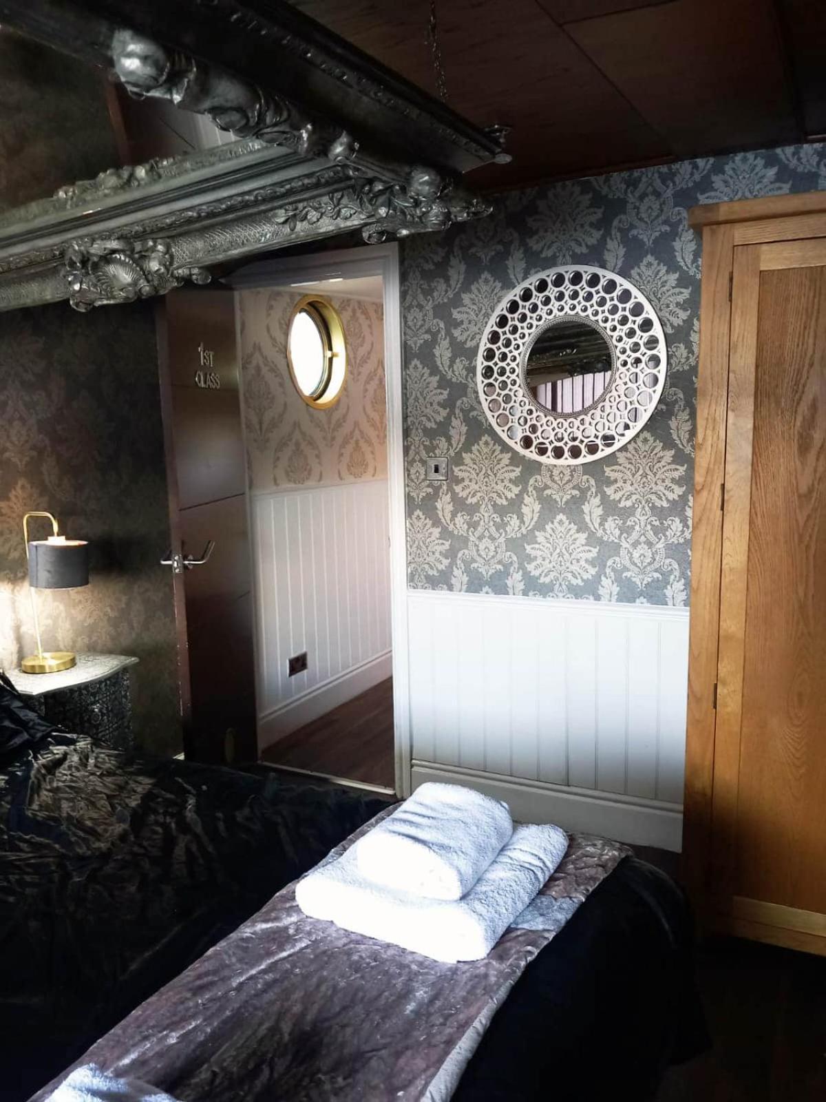 Titanic Boat 5* Liverpool